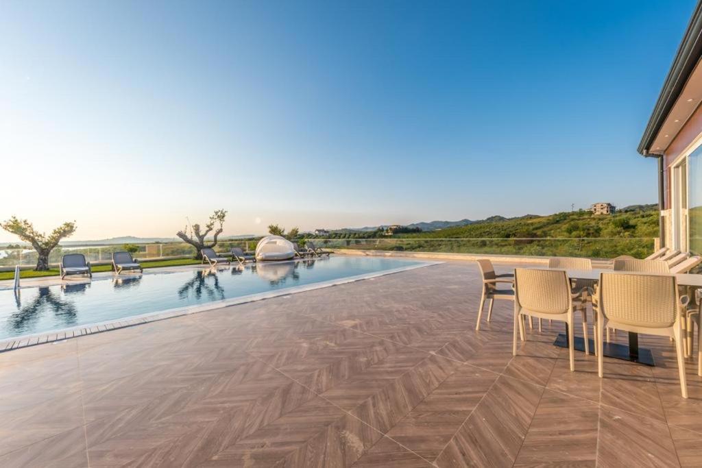Top Villas Durres Exterior photo